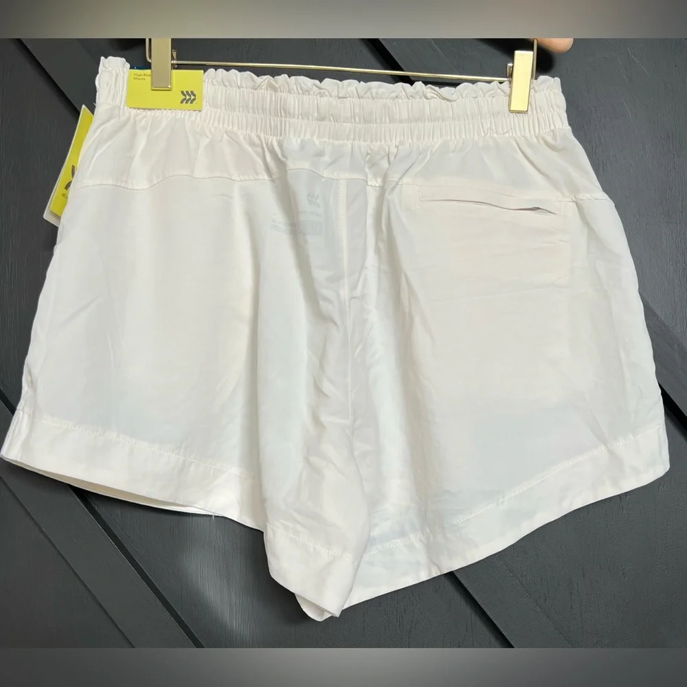 All In Motion High-Rise Resort Shorts 4.25” Bundle of 2 in Pink & White, Size L